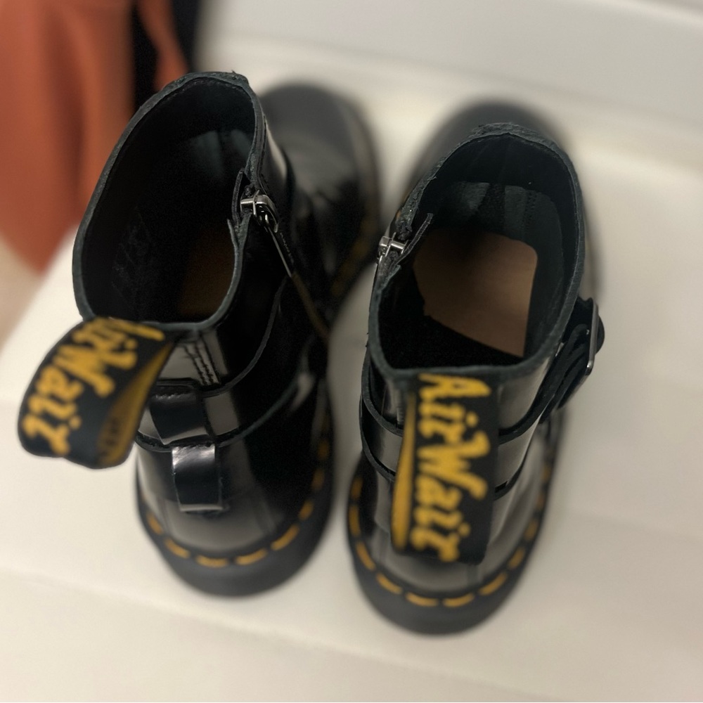 NEW Dr Martens Airwair Jaimes Leather Buckle Chelsea Black Boots Men 7 / Women 8